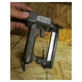 devil biss air staple gun w/2 cases