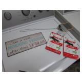 glue traps,cleaning items & wall hanging