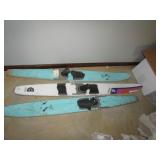 3 skis