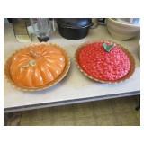 2 pie dishes