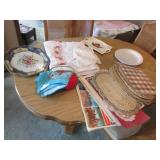 placemats,trays,planters & items