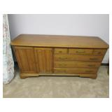 dresser w/mirror