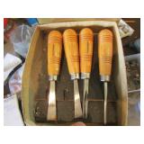 4 wood chisels