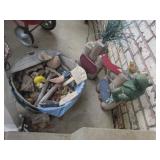 yard decorations & tub of items