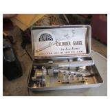 cylinder gauge w/case
