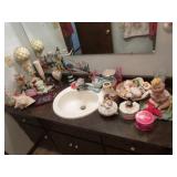 all figurines,decorations,towels & items
