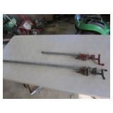 2 metal clamps
