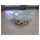 pyrex dish w/lid