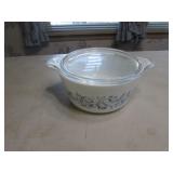 pyrex dish w/lid