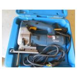 bosch 1587AVS sabre saw w/plastic case