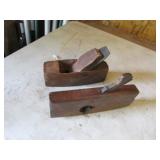 2 antique wooden planes