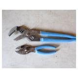 2 crescent pliers