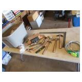 tote,hammers,mallet,hatchet,square,items