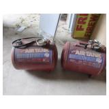 2 air tanks