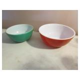 2 pyrex glass bowls