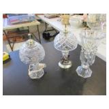 2 small glass lamps & vase