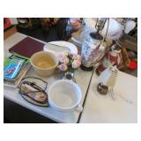 3 lamps,chamber pots incl:meakin & items