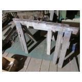 2 pairs of saw horses