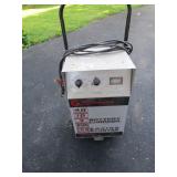 schumacher battery charger (works)