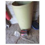 plastic barrel & pond pump