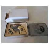 jesse james gun & bullet knife set