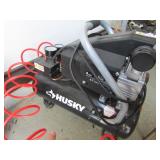 husky 4 gallon air compressor (works)