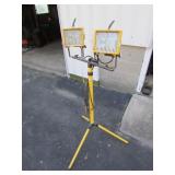 yellow shoplight