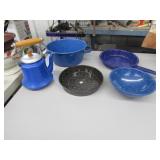 4 granite pans & aluminum teapot