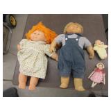 4 dolls