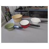4 enamel pans