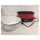 VINTAGE WEST BEND "SLO COOKER" ROASTING PAN & POT VINTAGE WEST BEND "SLO COOKER" ROASTING PAN & POT