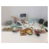 MIXED LOT OF VINTAGE ORNAMENTS