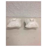 PAIR OF LIDDED CASEROLES / SERVING BOWLS PAIR OF LIDDED CASEROLES / SERVING BOWLS