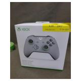 XBOX GREY/GREEN WIRELESS CONTROLLER MODEL#1708 ALS
