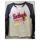 Women's M Chicago Blackhawks Quarter Sleeve Shirt