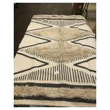 Area rug 68x45"