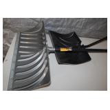 2 Snow Shovels