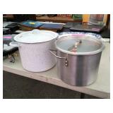 Kitchenware 2 Stock Pots
