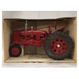 ERTL Farmall H. Die cast. 1/16 scale