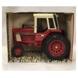 ERTL International 1586 Tractor with Cab.