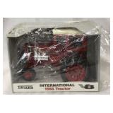 ERTL International 1568 Tractor V8.