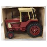 ERTL International 1586 Tractor with Cab.