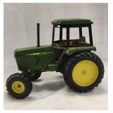 ERTL John Deere Tractor