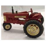 ERTL McCormick Farmall 350. 1985 Special Edition.