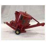 ERTL International Feed Grinder