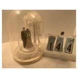 Couple wedding topper