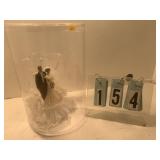 Couple wedding topper