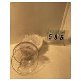 Assorted plastic dishes