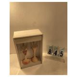 Set of leave toasting glasses