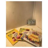 3 cake decorating books
